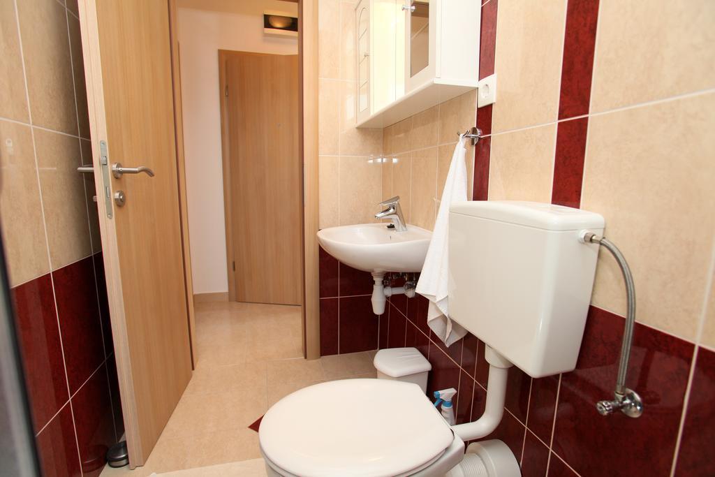 Kaštela Apartments Villa Karlo מראה חיצוני תמונה
