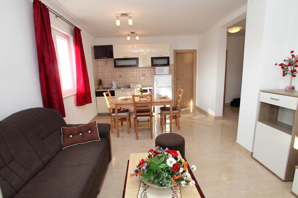 Kaštela Apartments Villa Karlo מראה חיצוני תמונה