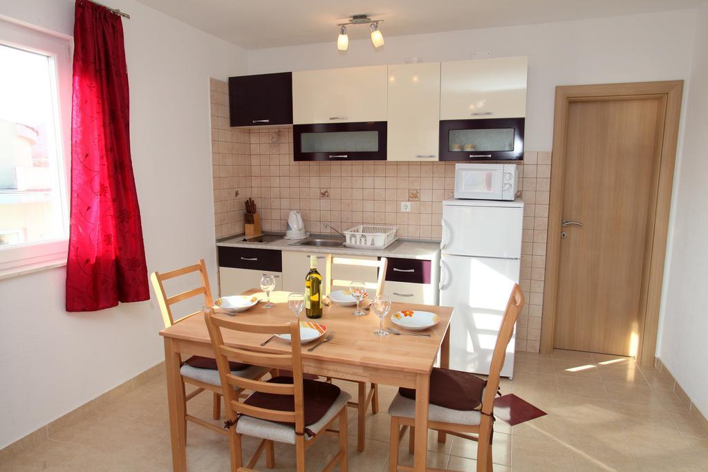 Kaštela Apartments Villa Karlo מראה חיצוני תמונה