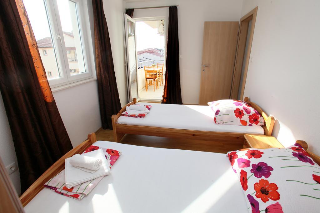 Kaštela Apartments Villa Karlo מראה חיצוני תמונה